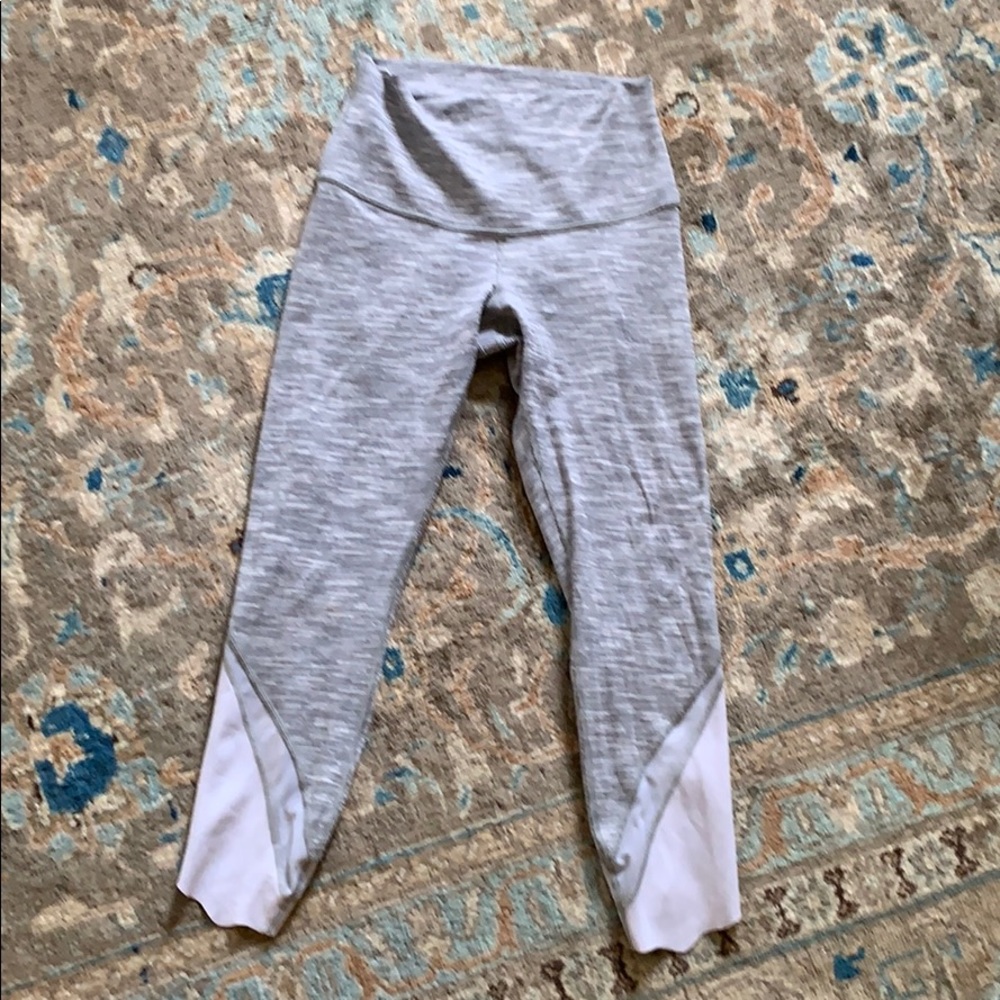Lululemon athletica Gray crop yoga pants 6 small
